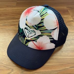 Kids Roxy trucker hat